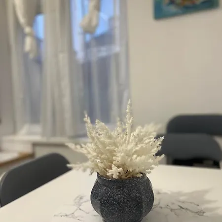 Center Flat